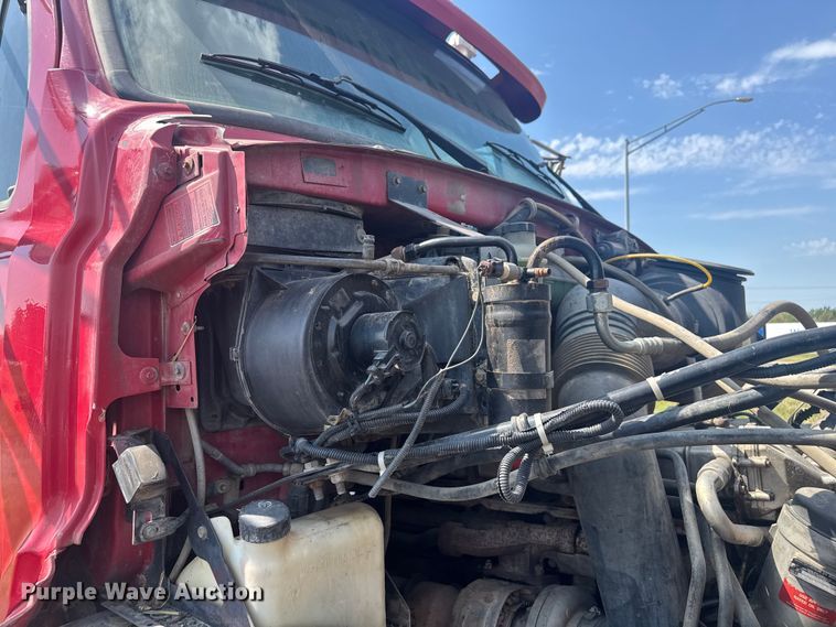 image for item EV1845 2006 Sterling L9500 dump truck