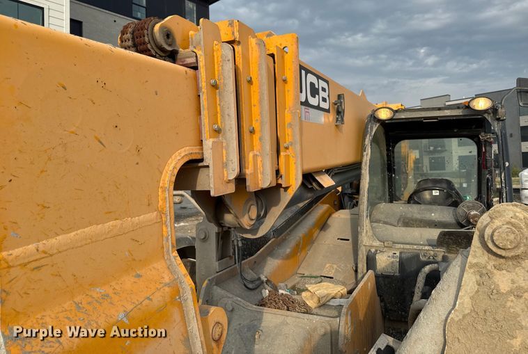 image for item EV4001 2019 JCB 510-56 telehandler