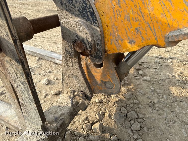 image for item EV4001 2019 JCB 510-56 telehandler