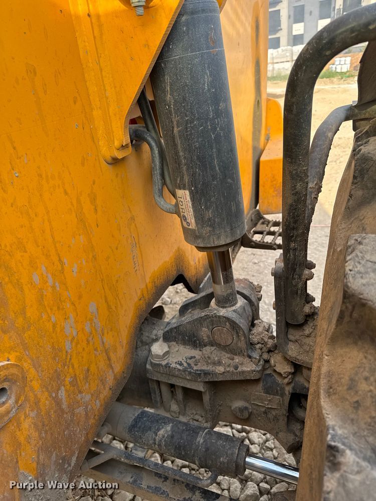 image for item EV4001 2019 JCB 510-56 telehandler