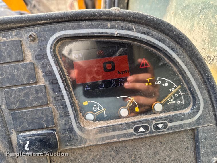 image for item EV4001 2019 JCB 510-56 telehandler