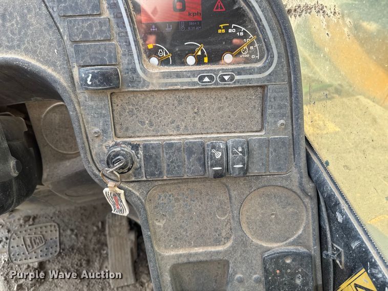 image for item EV4001 2019 JCB 510-56 telehandler