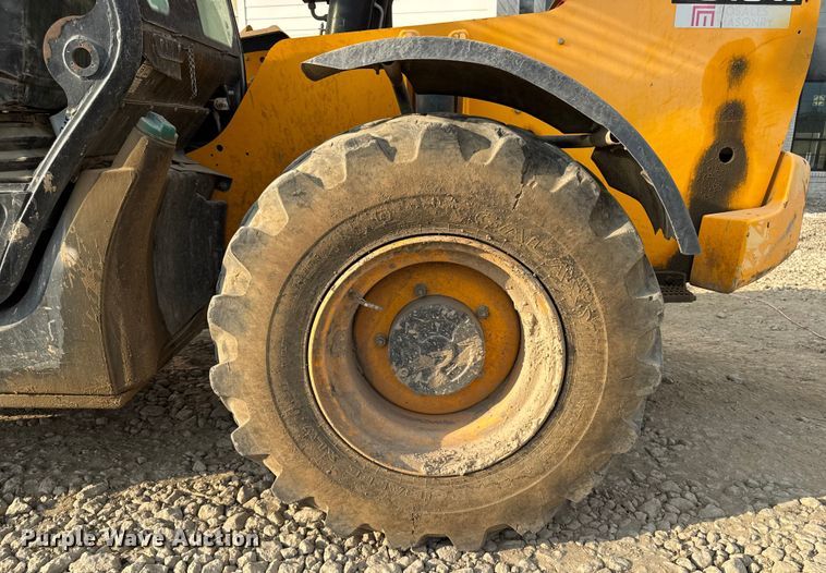 image for item EV4001 2019 JCB 510-56 telehandler