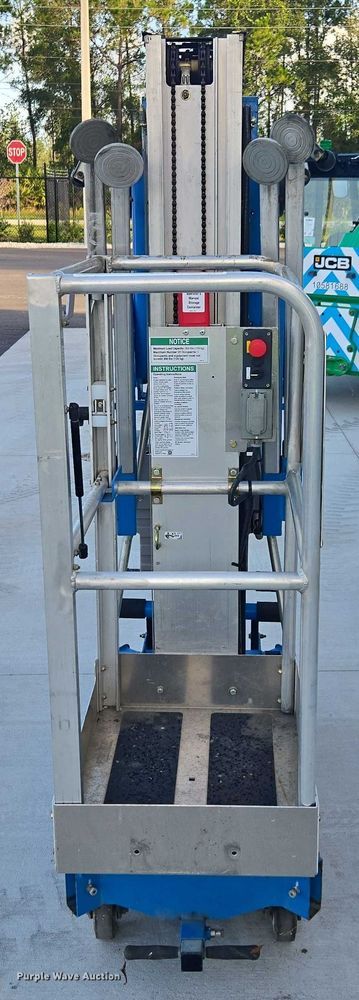 image for item FB9471 2020 Genie AWP-30S vertical lift