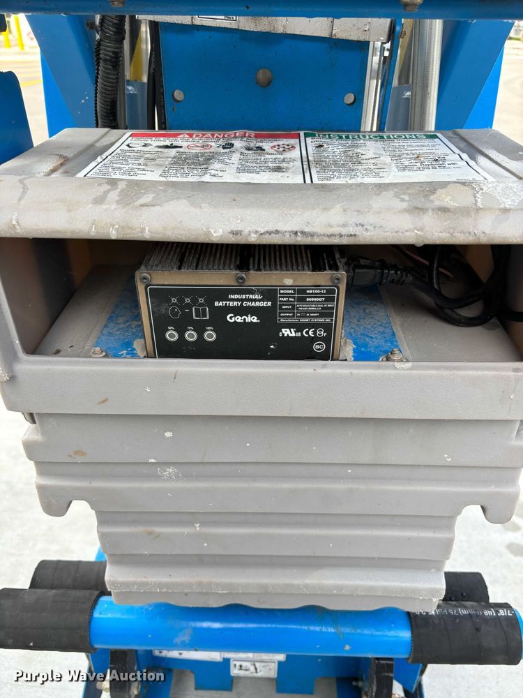 image for item FB9471 2020 Genie AWP-30S vertical lift