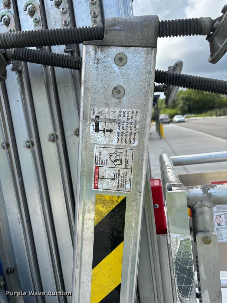 image for item FB9471 2020 Genie AWP-30S vertical lift