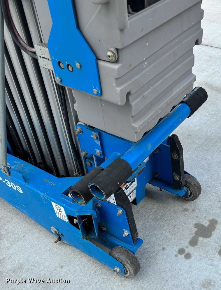 image for item FB9471 2020 Genie AWP-30S vertical lift