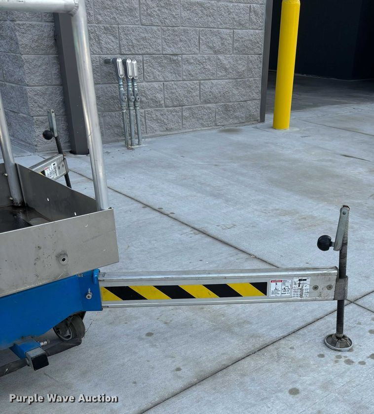 image for item FB9471 2020 Genie AWP-30S vertical lift