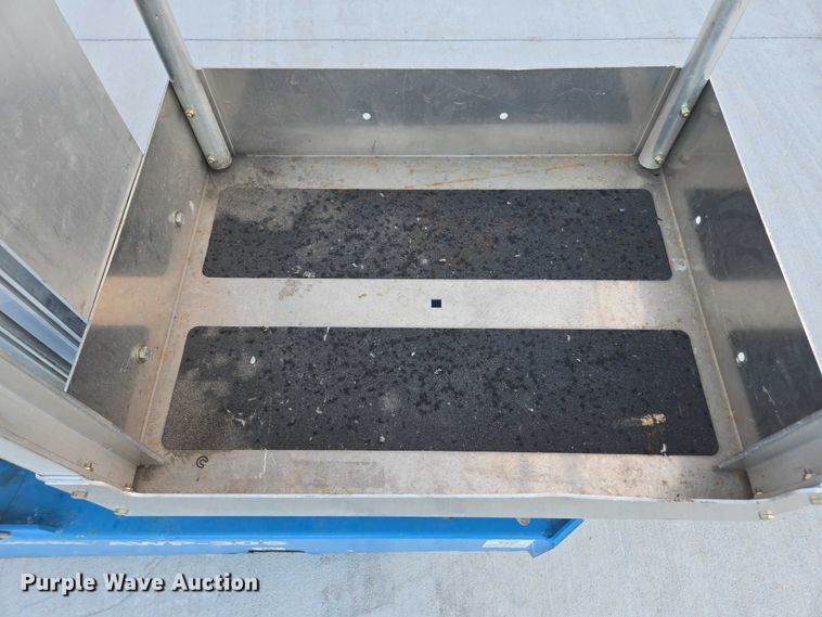 image for item FB9471 2020 Genie AWP-30S vertical lift