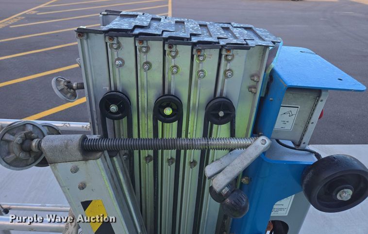 image for item FB9471 2020 Genie AWP-30S vertical lift