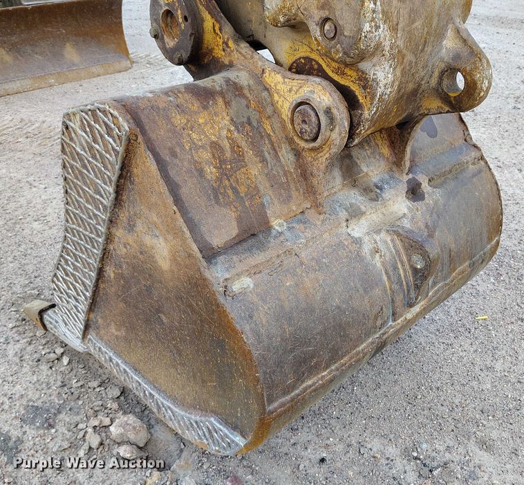 image for item IP9704 2009 Komatsu PC138USLC-8 mini excavator