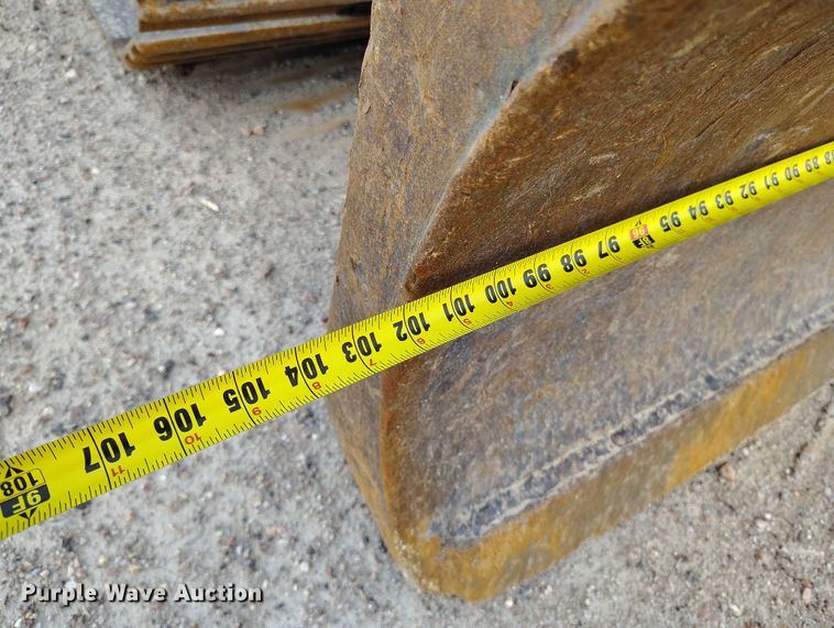 image for item IP9704 2009 Komatsu PC138USLC-8 mini excavator