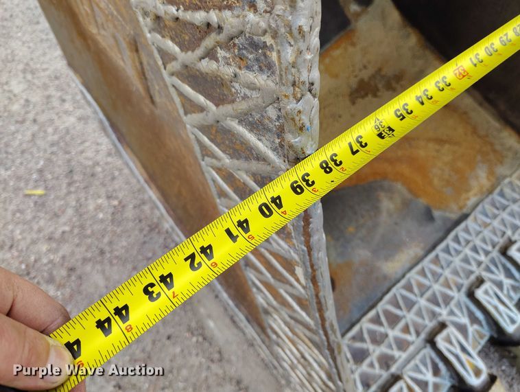 image for item IP9704 2009 Komatsu PC138USLC-8 mini excavator