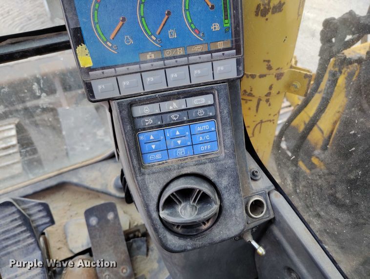 image for item IP9704 2009 Komatsu PC138USLC-8 mini excavator