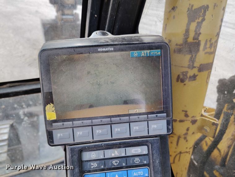 image for item IP9704 2009 Komatsu PC138USLC-8 mini excavator