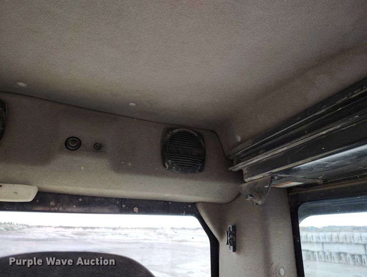 image for item IP9704 2009 Komatsu PC138USLC-8 mini excavator