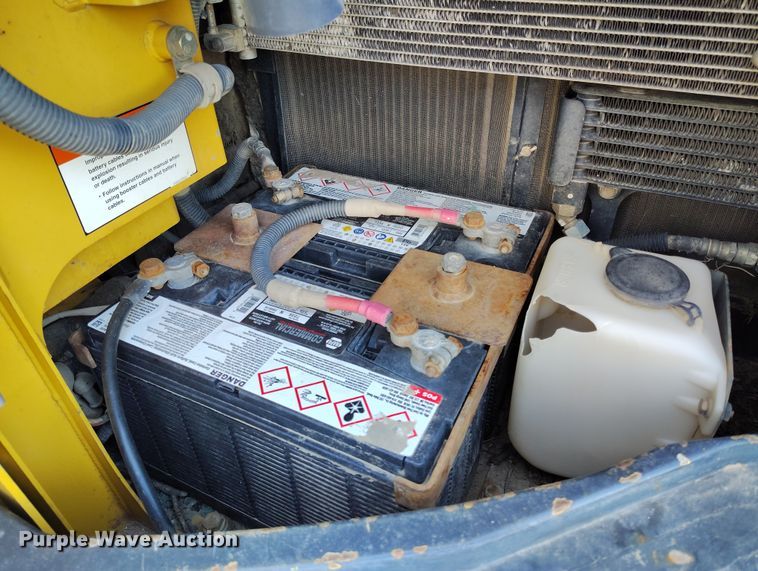 image for item IP9704 2009 Komatsu PC138USLC-8 mini excavator