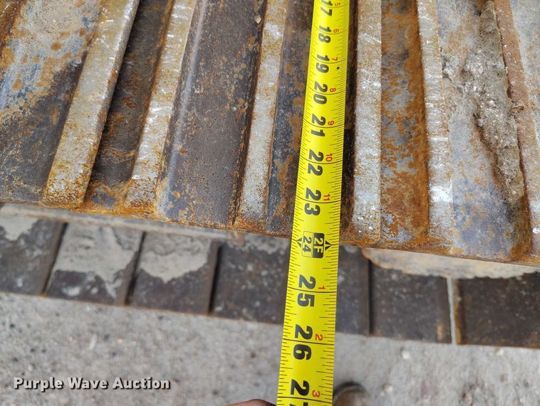 image for item IP9704 2009 Komatsu PC138USLC-8 mini excavator