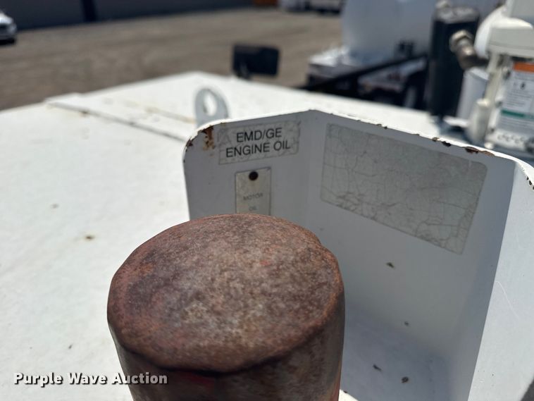 image for item NU9550 2007 Sterling Acterra lube truck