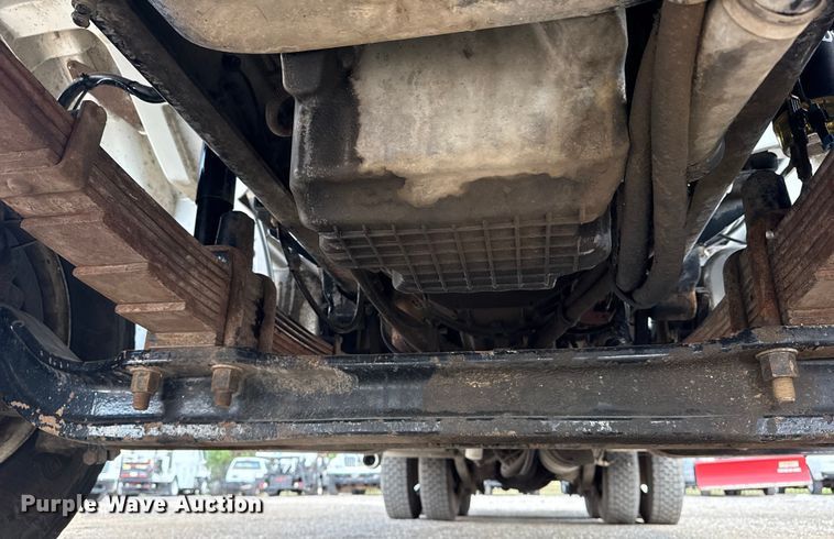 image for item NU9550 2007 Sterling Acterra lube truck