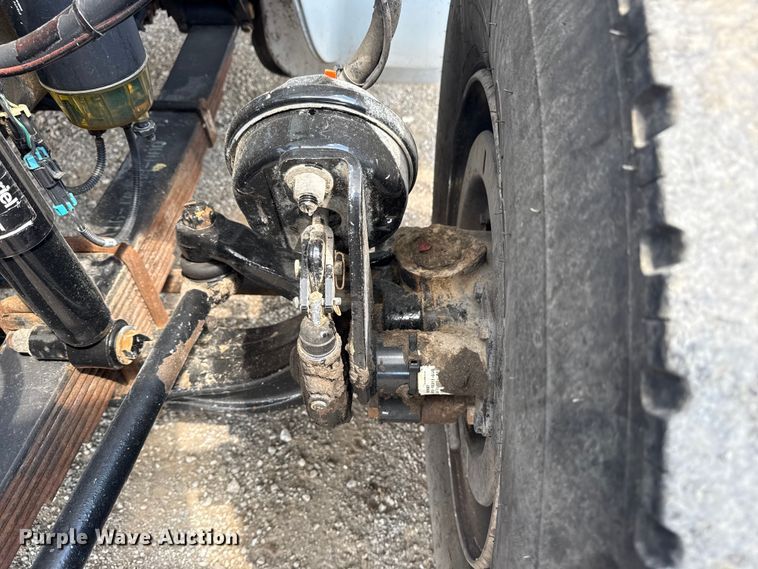 image for item NU9550 2007 Sterling Acterra lube truck