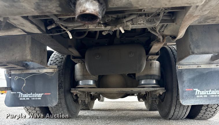 image for item NU9550 2007 Sterling Acterra lube truck