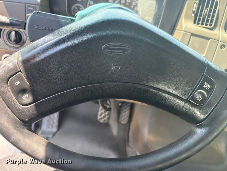 image for item NU9550 2007 Sterling Acterra lube truck