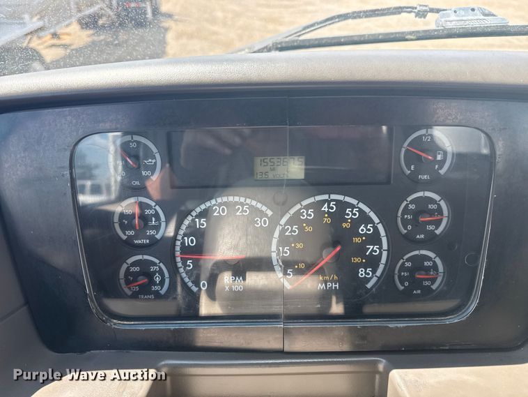 image for item NU9550 2007 Sterling Acterra lube truck