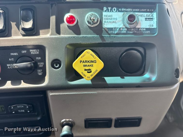 image for item NU9550 2007 Sterling Acterra lube truck