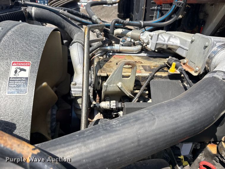 image for item NU9550 2007 Sterling Acterra lube truck