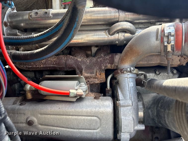 image for item NU9550 2007 Sterling Acterra lube truck