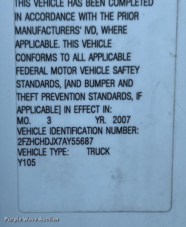 image for item NU9550 2007 Sterling Acterra lube truck