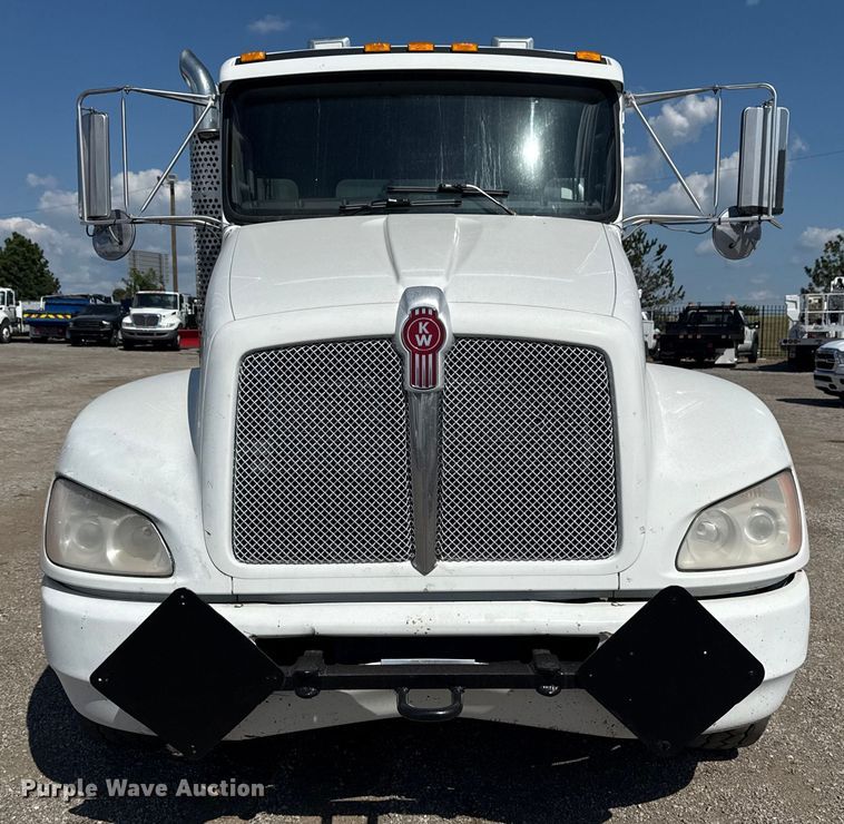 image for item NU9552 2017 Kenworth T370 vacuum truck