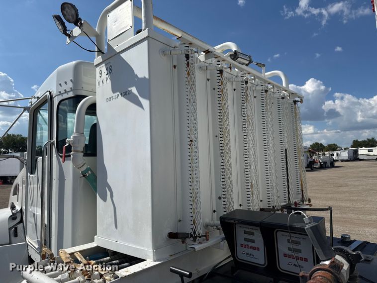 image for item NU9552 2017 Kenworth T370 vacuum truck