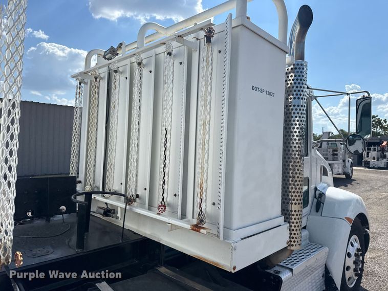 image for item NU9552 2017 Kenworth T370 vacuum truck