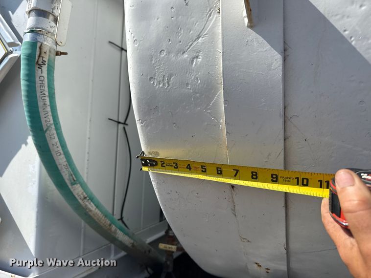 image for item NU9552 2017 Kenworth T370 vacuum truck