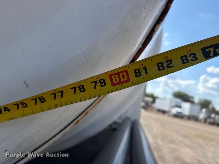 image for item NU9552 2017 Kenworth T370 vacuum truck