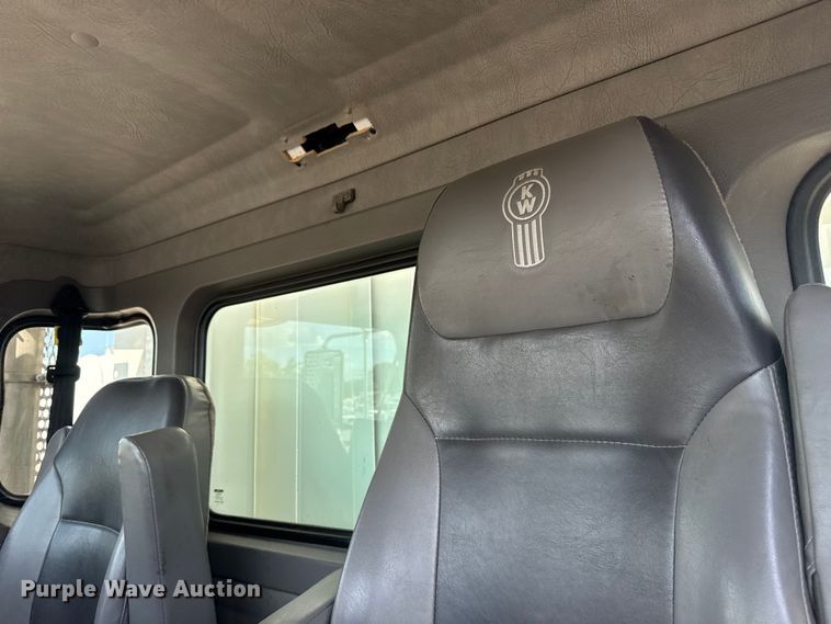 image for item NU9552 2017 Kenworth T370 vacuum truck