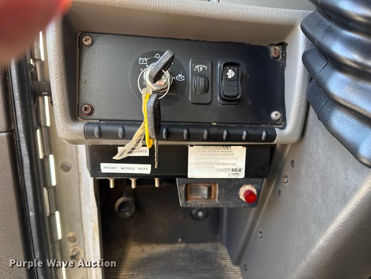 image for item NU9552 2017 Kenworth T370 vacuum truck