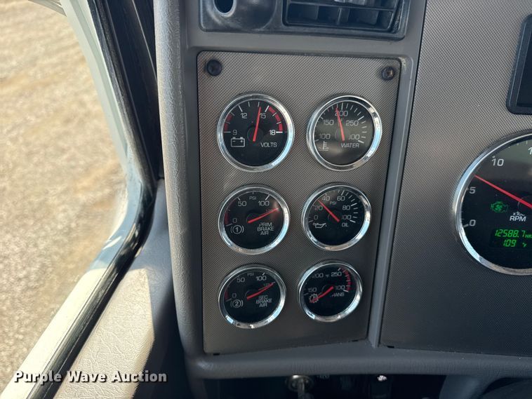 image for item NU9552 2017 Kenworth T370 vacuum truck