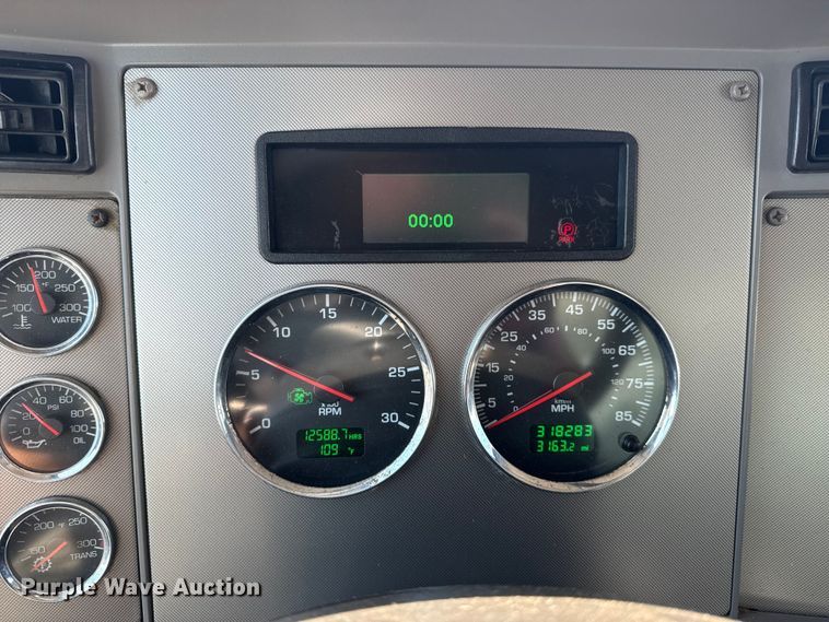 image for item NU9552 2017 Kenworth T370 vacuum truck