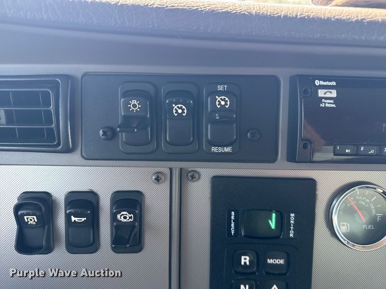 image for item NU9552 2017 Kenworth T370 vacuum truck