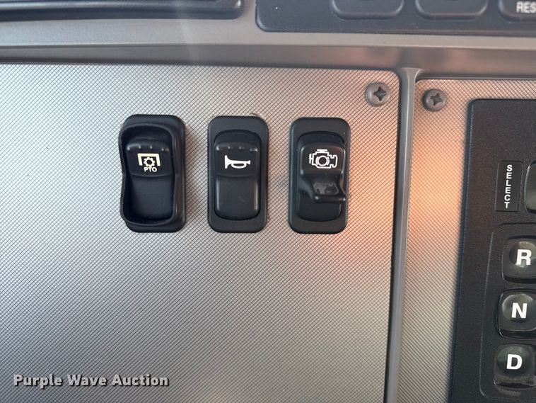 image for item NU9552 2017 Kenworth T370 vacuum truck