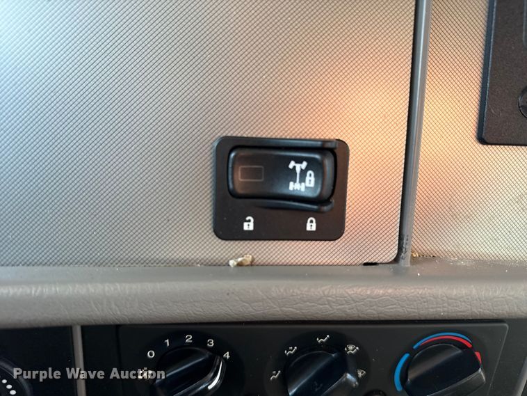 image for item NU9552 2017 Kenworth T370 vacuum truck