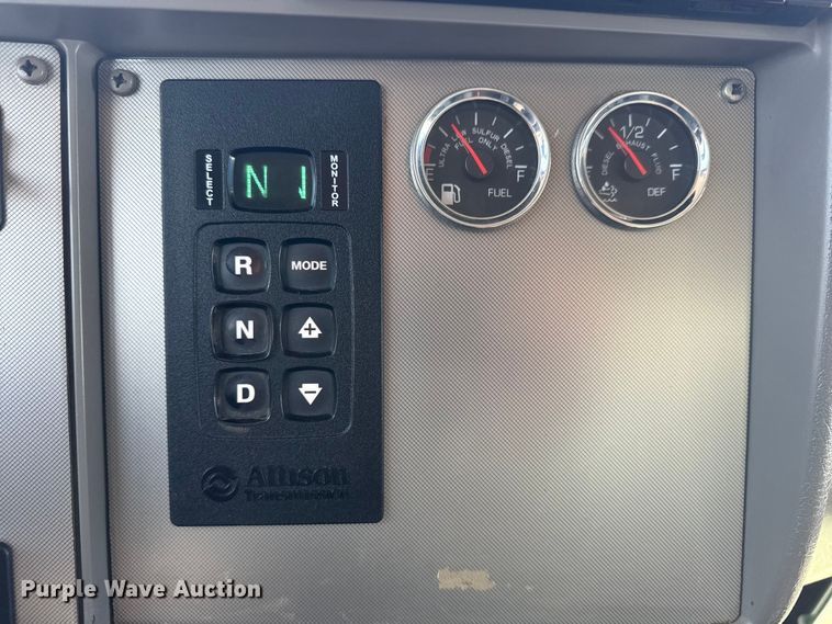 image for item NU9552 2017 Kenworth T370 vacuum truck