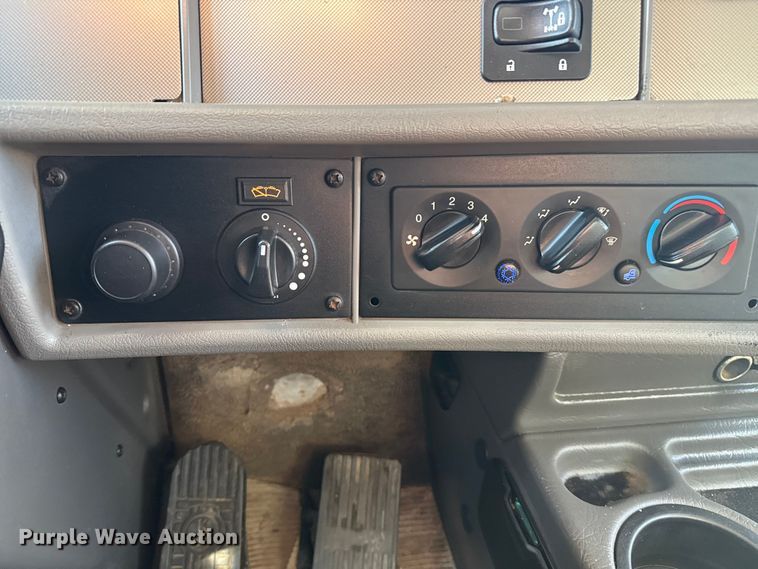 image for item NU9552 2017 Kenworth T370 vacuum truck