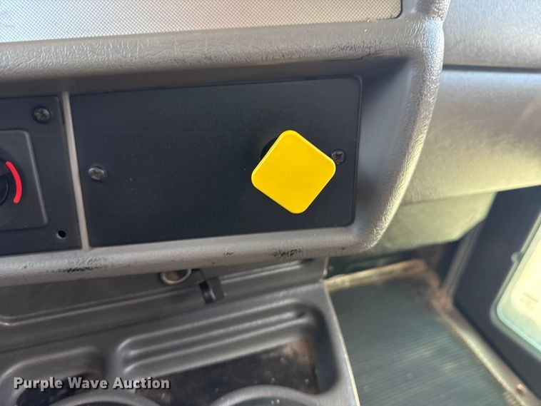 image for item NU9552 2017 Kenworth T370 vacuum truck