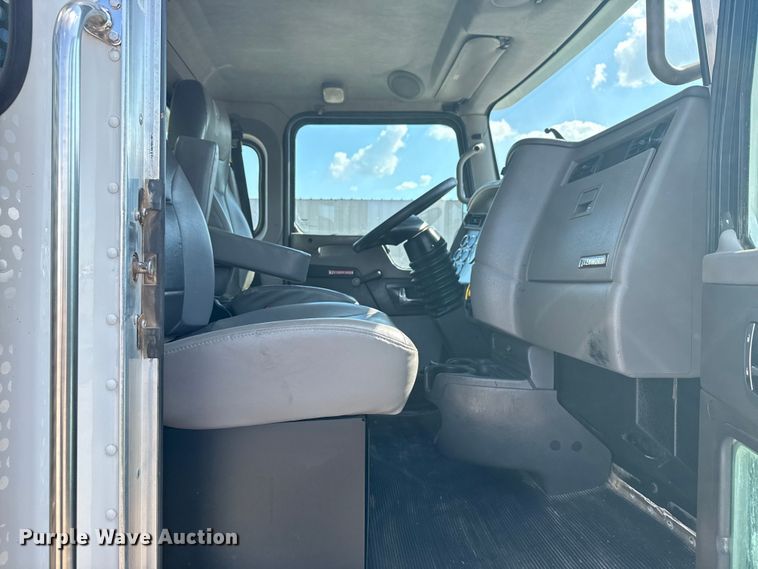 image for item NU9552 2017 Kenworth T370 vacuum truck