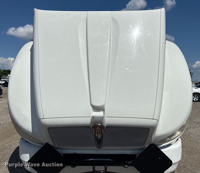 image for item NU9552 2017 Kenworth T370 vacuum truck