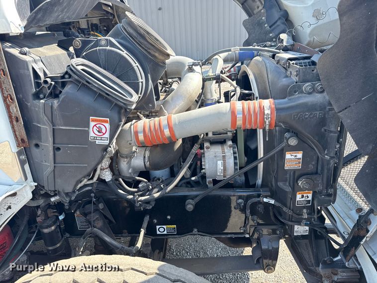 image for item NU9552 2017 Kenworth T370 vacuum truck